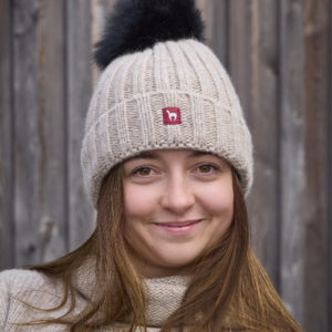 Alpakamütze Bianca mit Bommel in sand