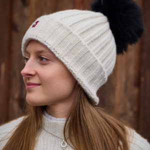 Alpakamütze Bianca mit Bommel in weiß