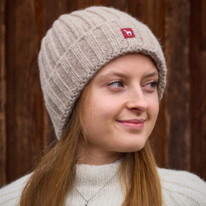 Alpakamütze Bianca in der Farbe sand