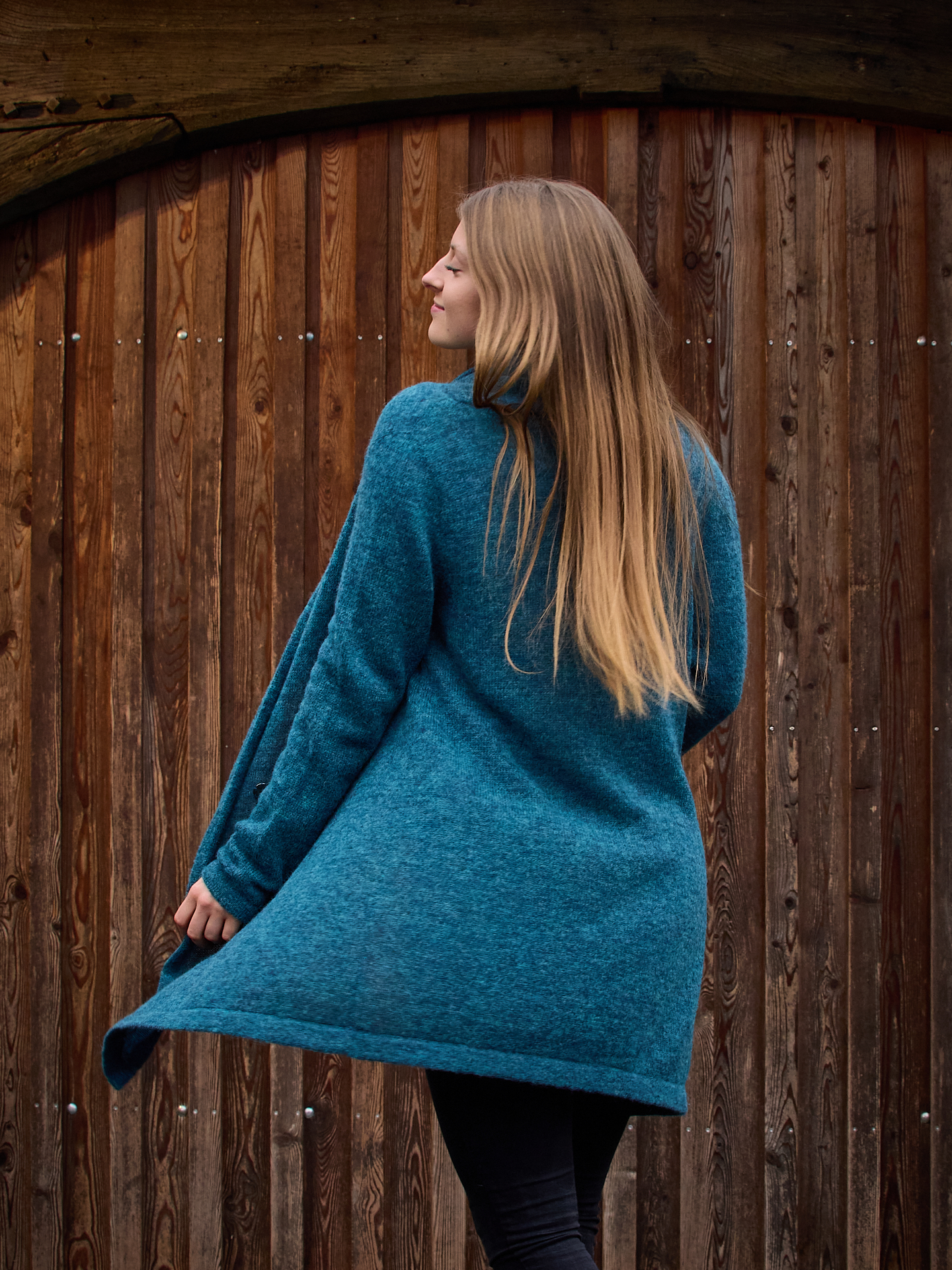 Lange Strickjacke Paulina in petrol