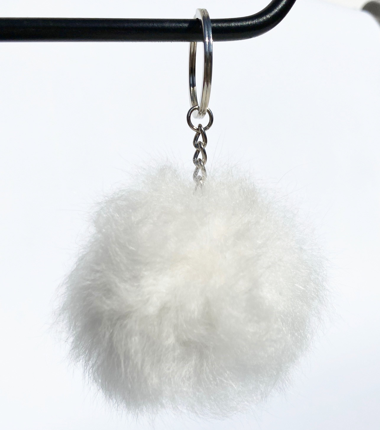 Schlüsselanhänger mit Fellbommel
