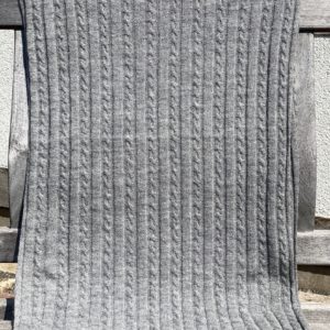 Schal/Stola Suave aus Babyalpaka in silbergrau mit Zopfmuster