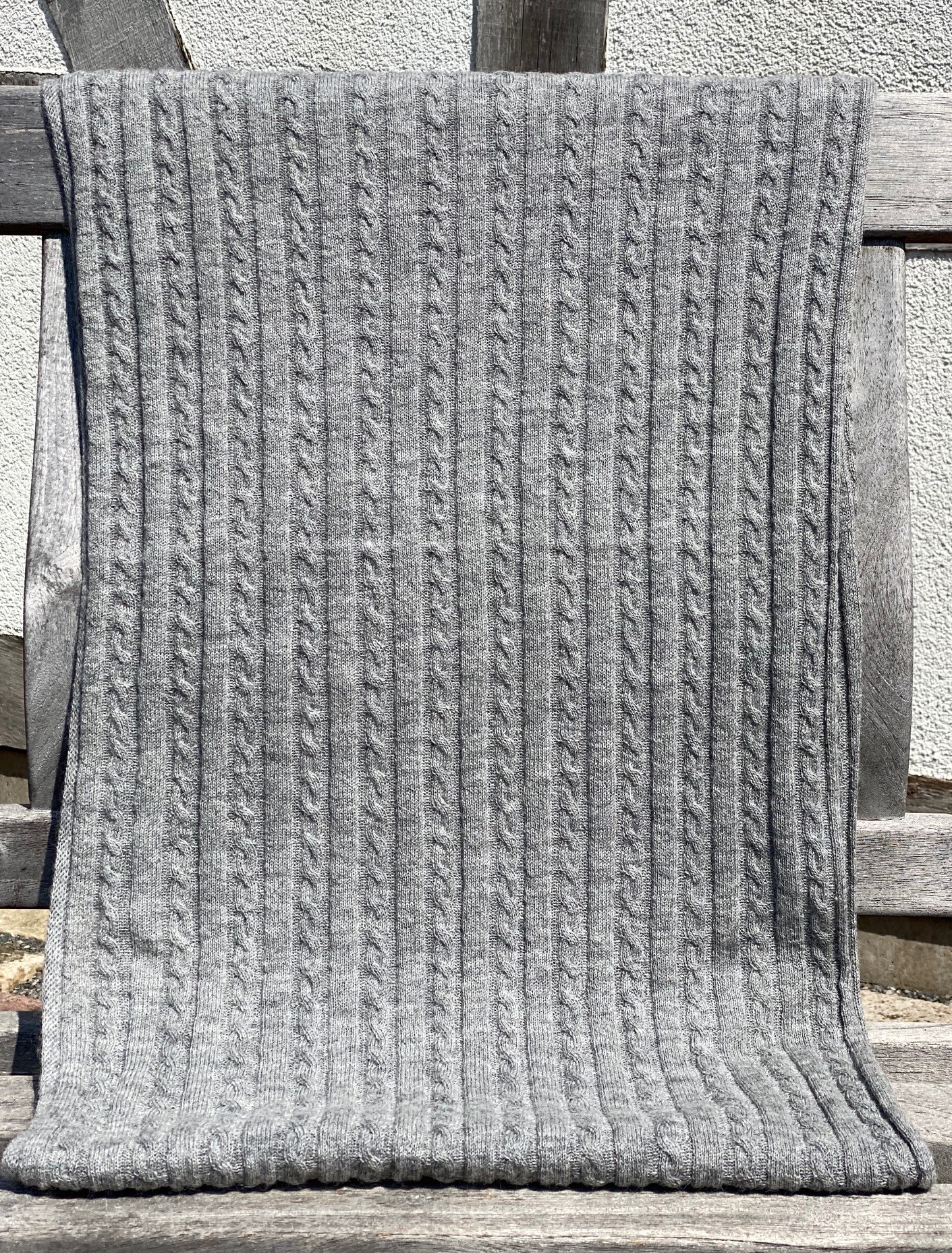 Schal/Stola Suave aus Babyalpaka in silbergrau mit Zopfmuster