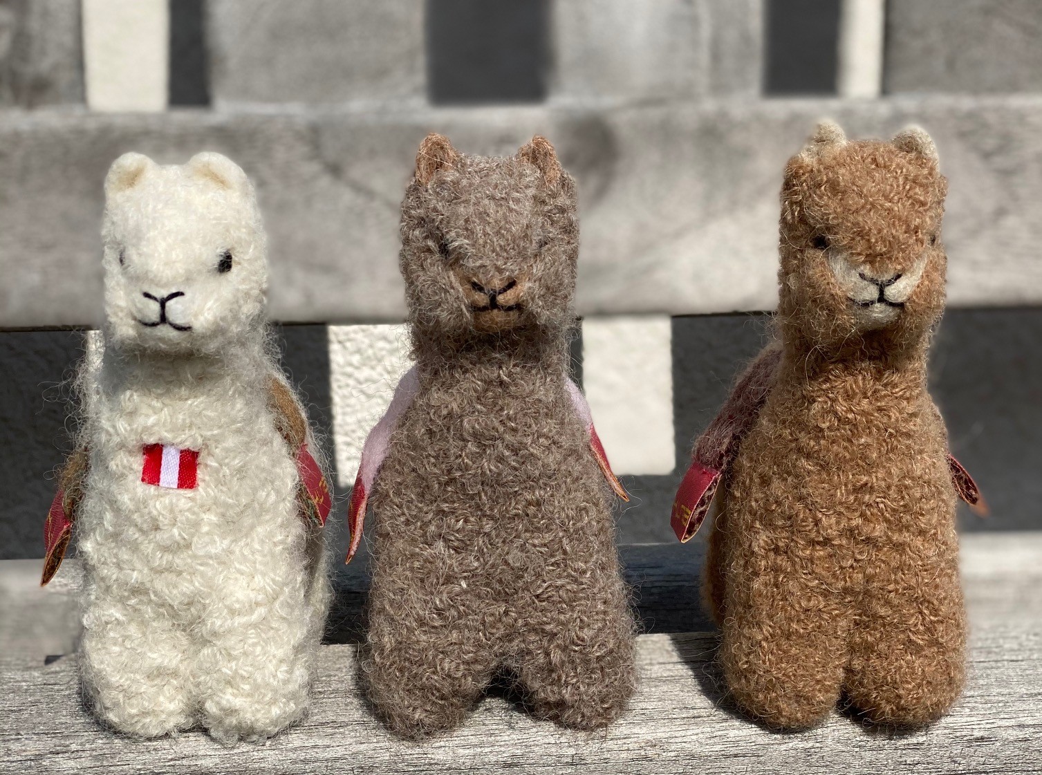 Gefilztes Plüsch Alpaka Mediana 12 cm