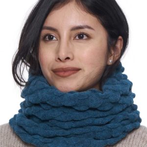 alpaka-ringschal-hadia-aus-55 %-baby-alpaka-und-26%-merino-petrol