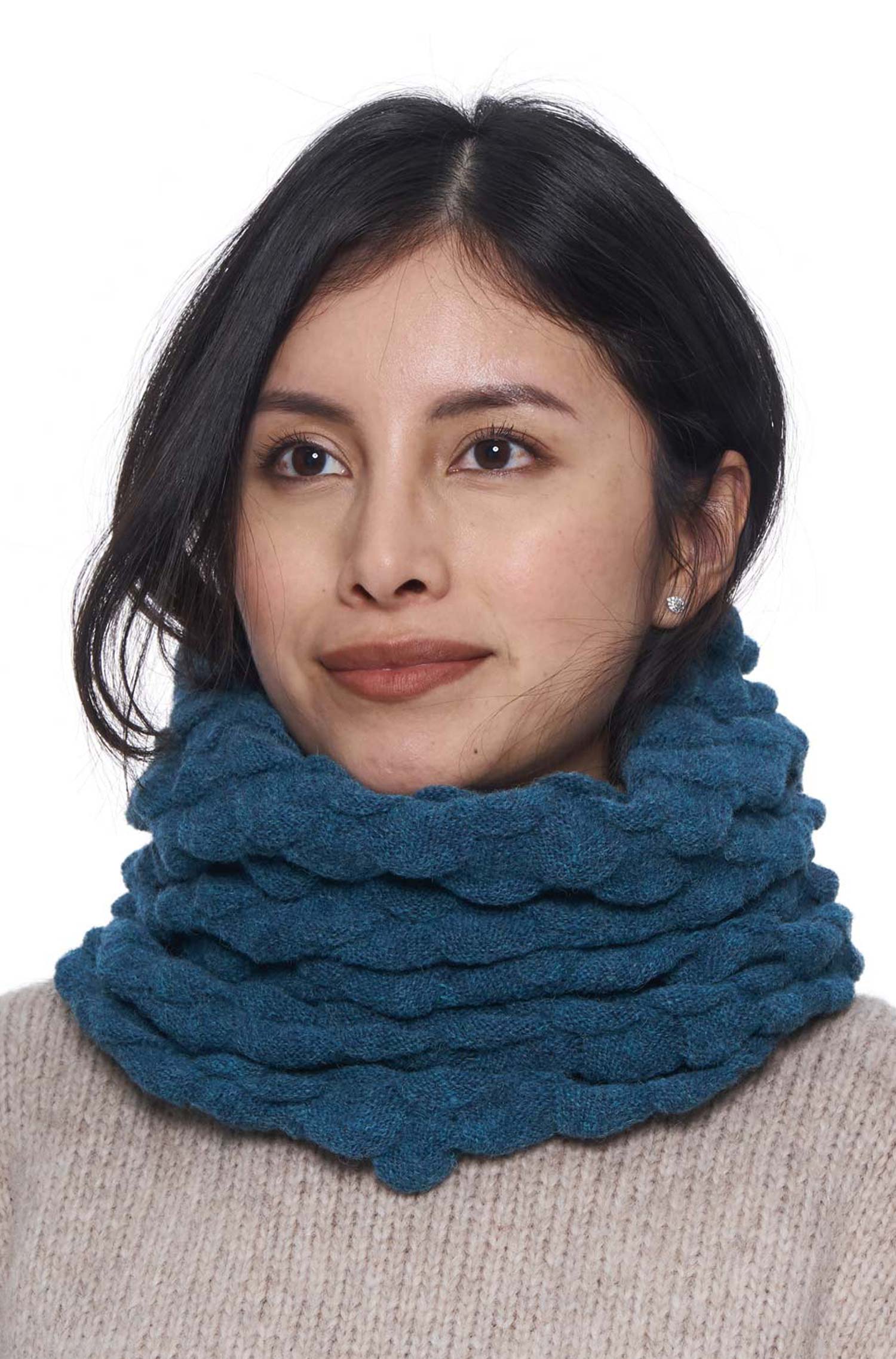 alpaka-ringschal-hadia-aus-55 %-baby-alpaka-und-26%-merino-petrol