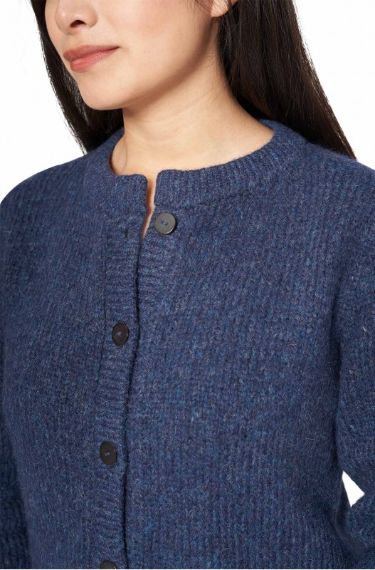 alpaka-strickjacke-asa-aus-baby-alpaka-und-wolle blau