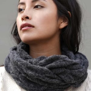 alpaka-ringschal-hadia-aus-55 %-baby-alpaka-und-26%-merino-anthrazit